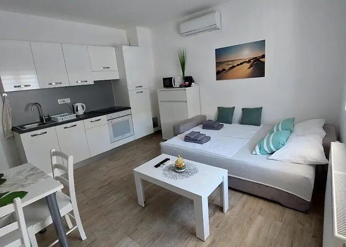 Апартаменти Ruza *